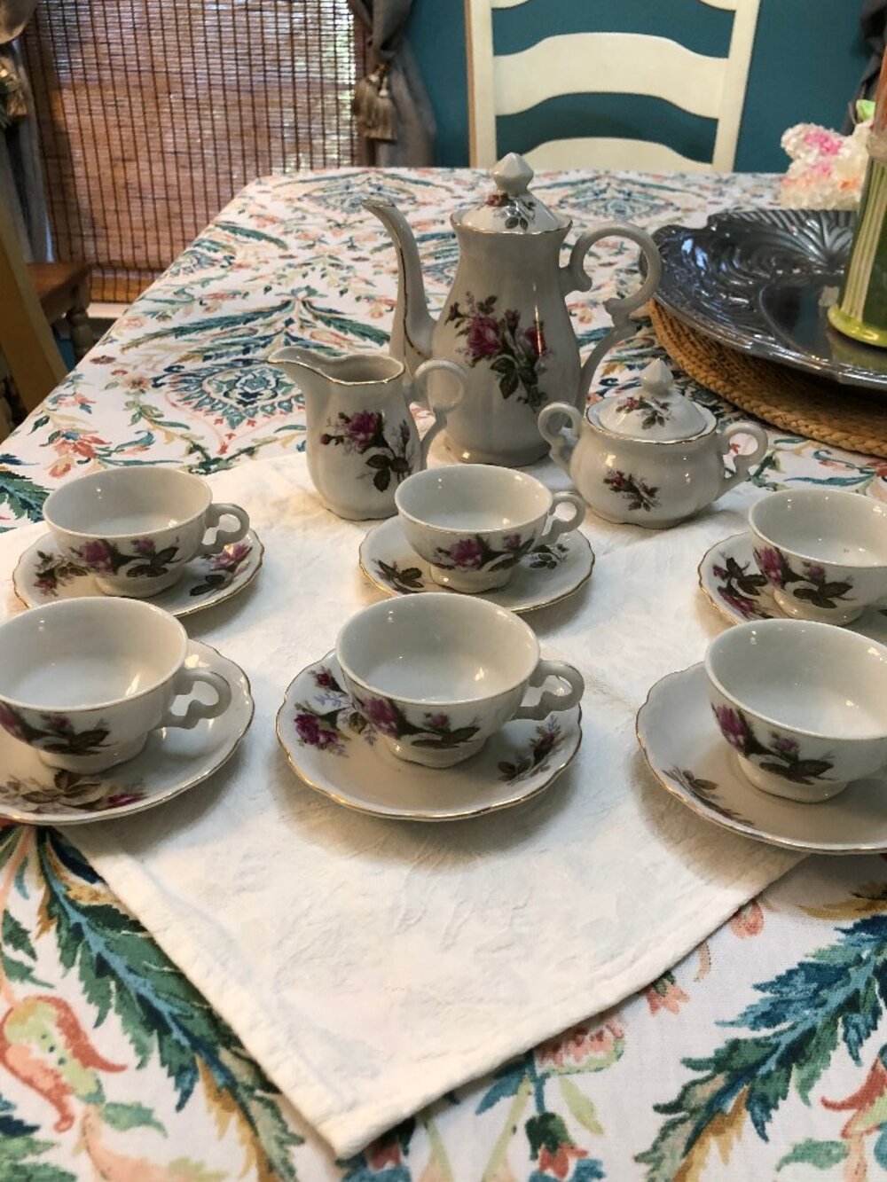 VINTAGE "MOSS ROSE" TEA SET & 6 DEMI TASSE CUPS AND SAUCERS